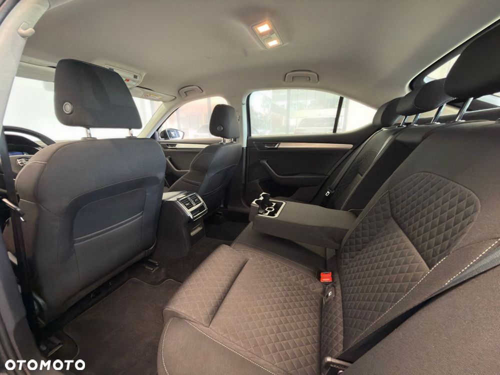 Skoda Superb 1.5 TSI Ambition DSG - 25