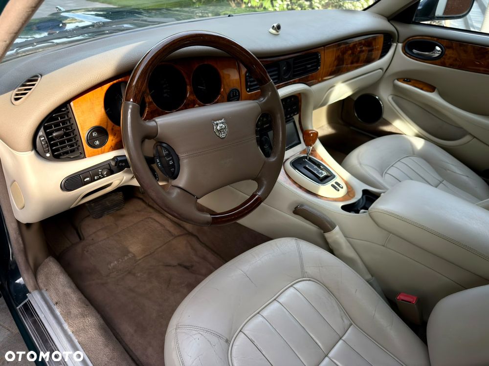 Jaguar XJ Sovereign 4.0 - 18