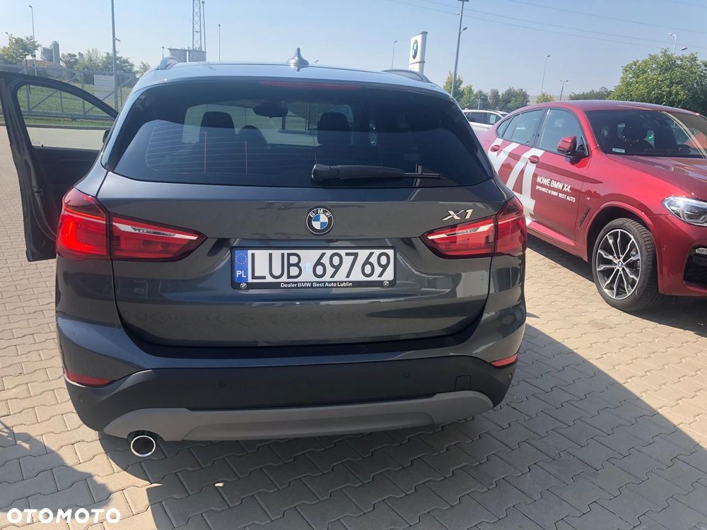 BMW X1 sDrive18i - 10