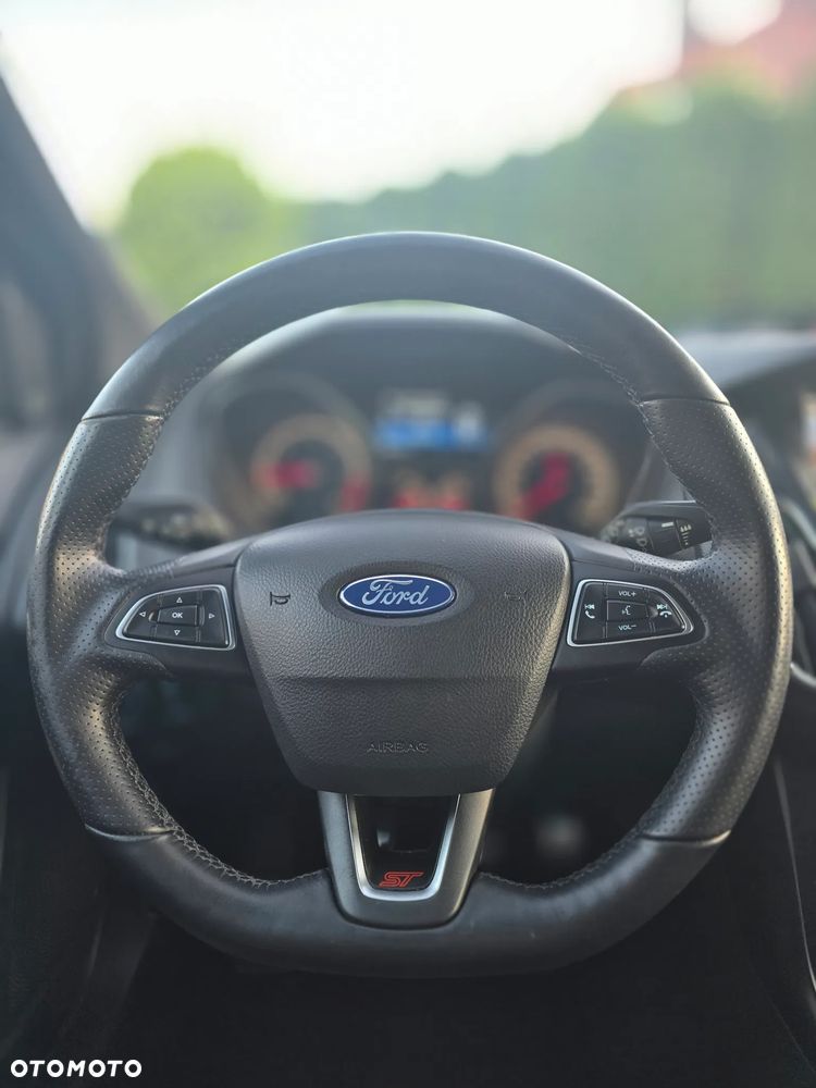 Ford Focus 2.0 TDCi ST-2 - 9