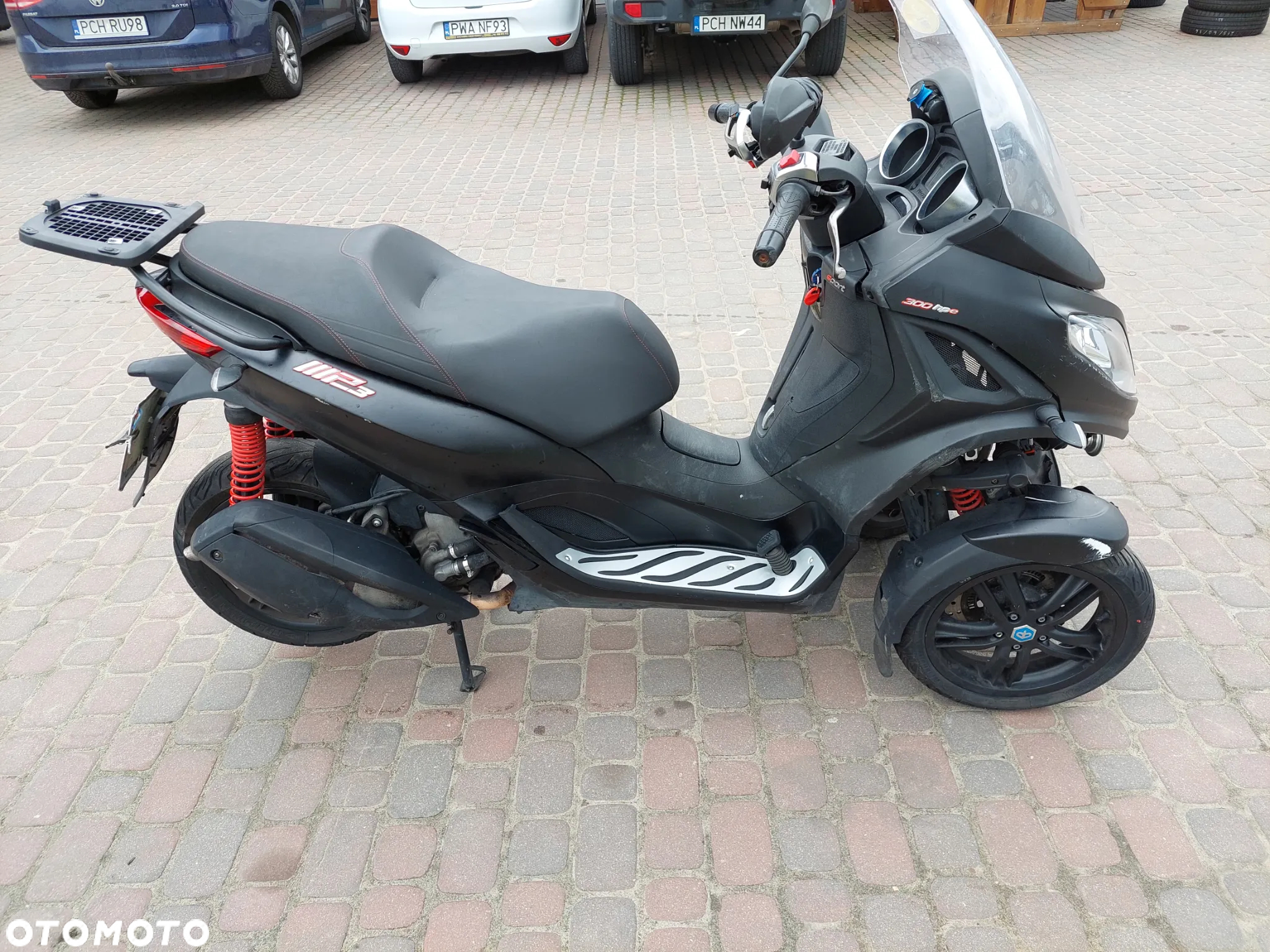 Piaggio MP-3 - 6