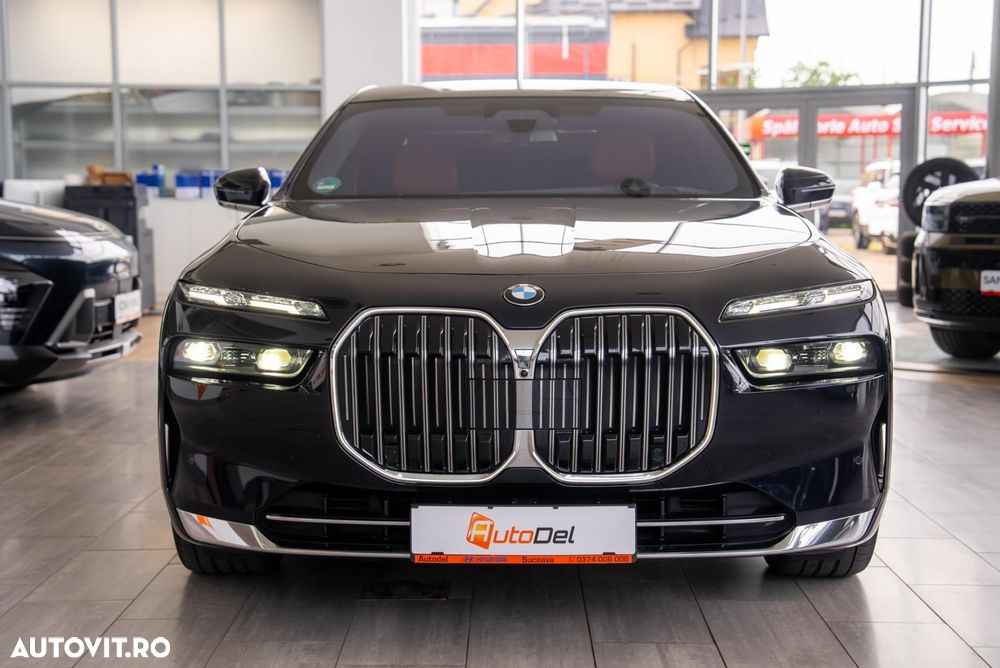 BMW Seria 7 740d xDrive MHEV - 8
