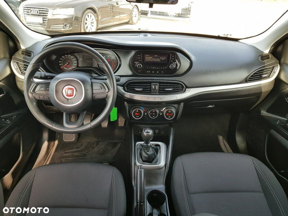 Fiat Tipo - 12