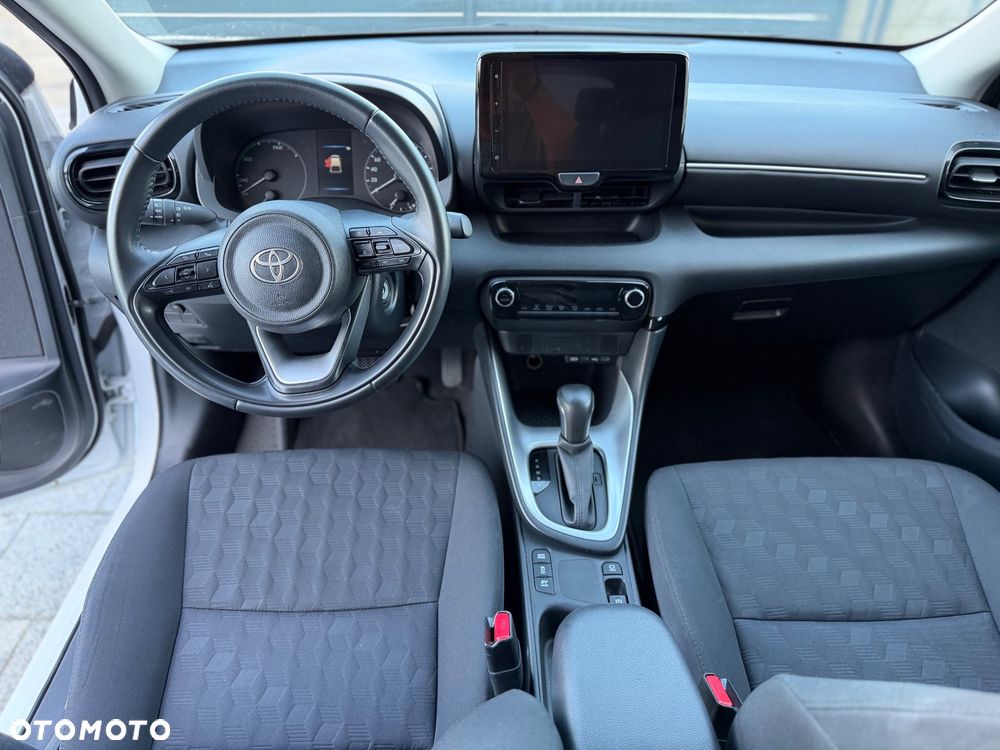 Toyota Yaris - 12