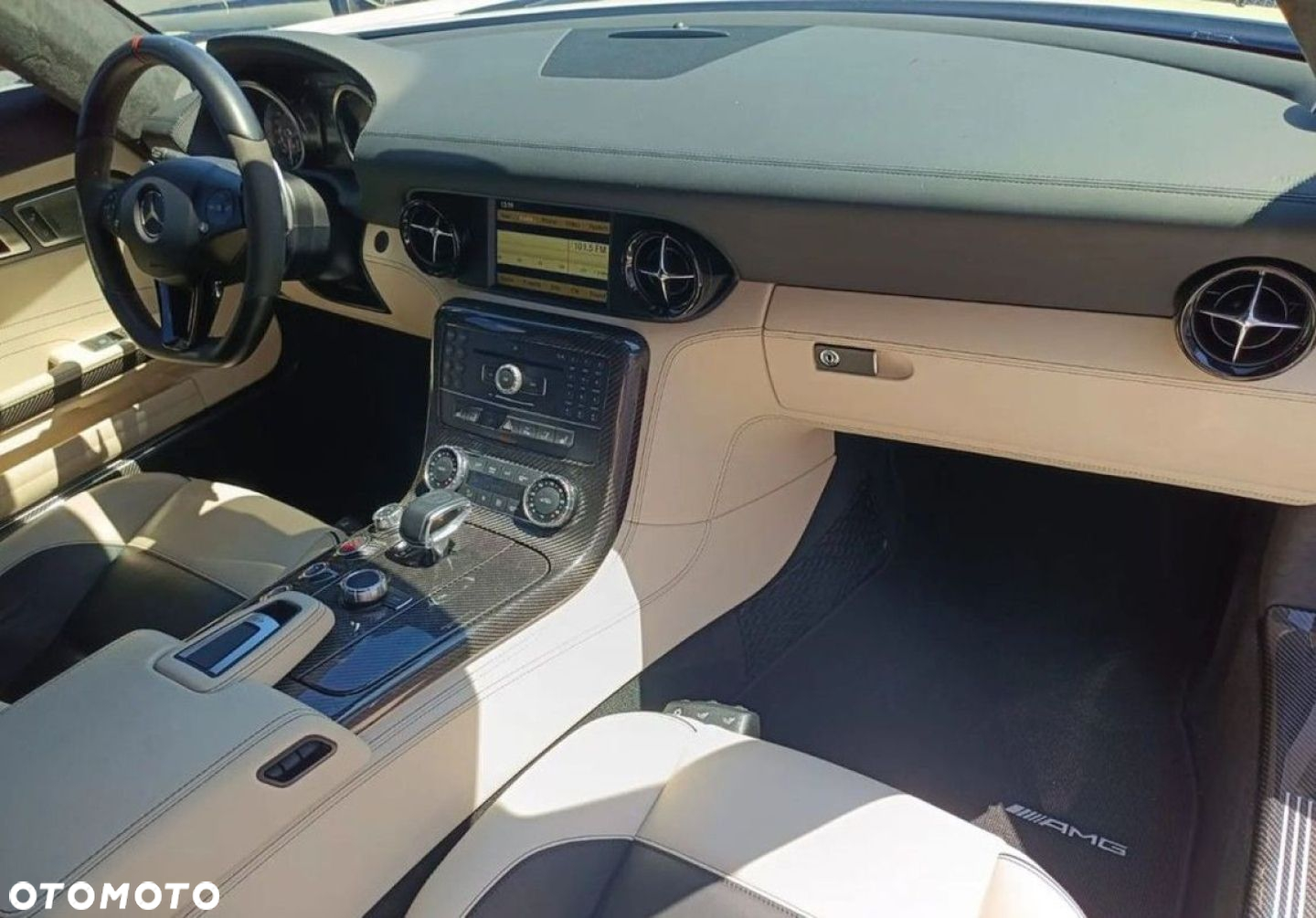 Mercedes-Benz SLS AMG GT - 23