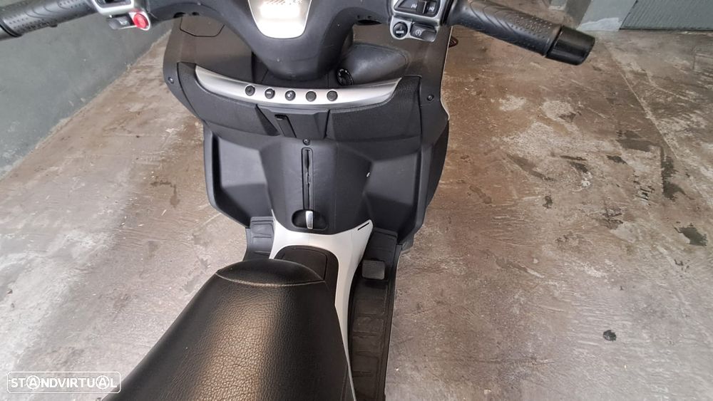 Piaggio MP3 - 10