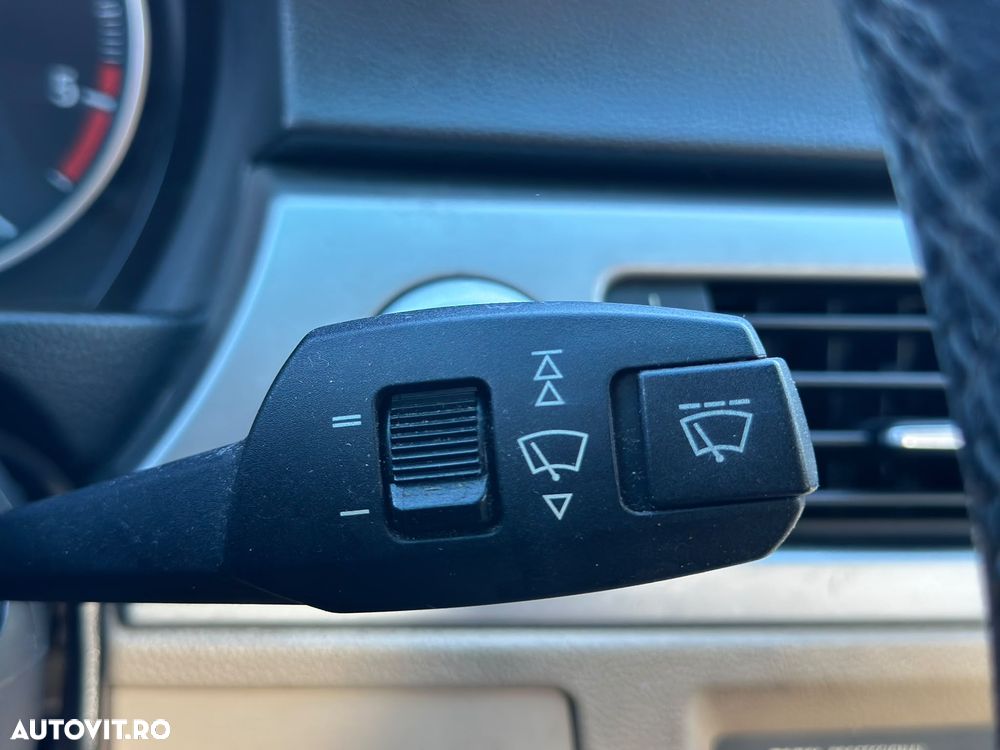 BMW Seria 3 318d - 15