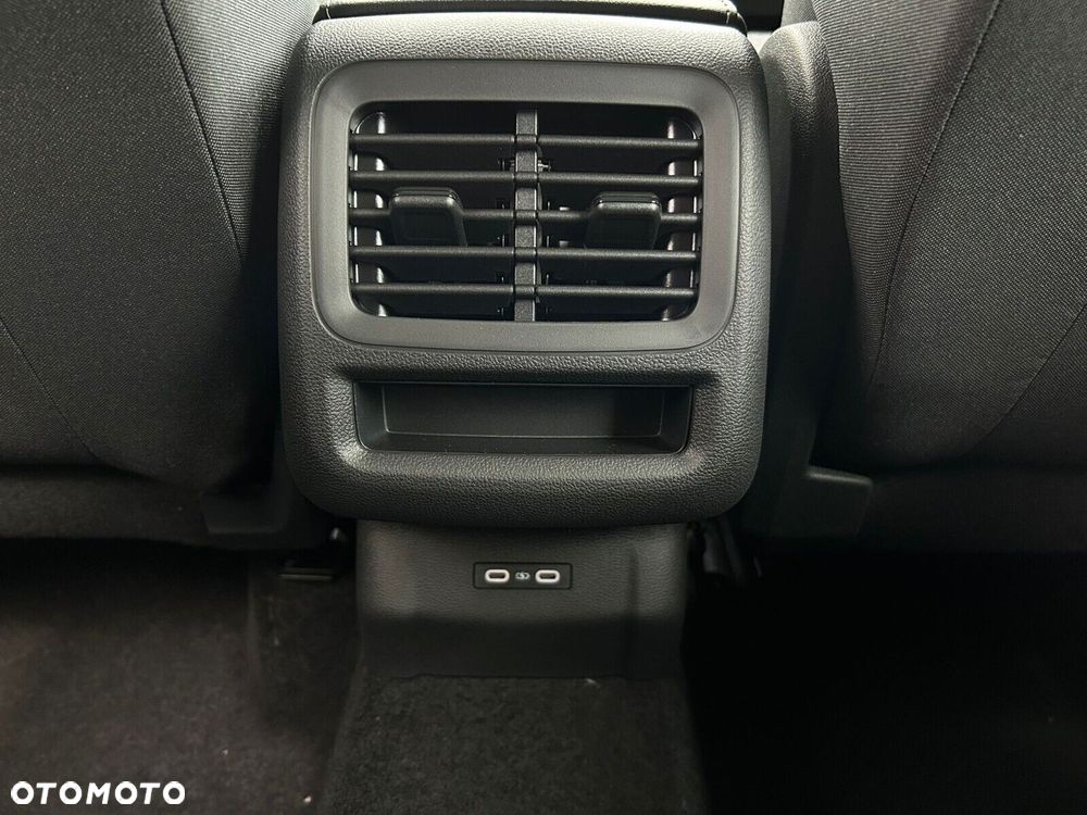 Volkswagen T-Roc - 26