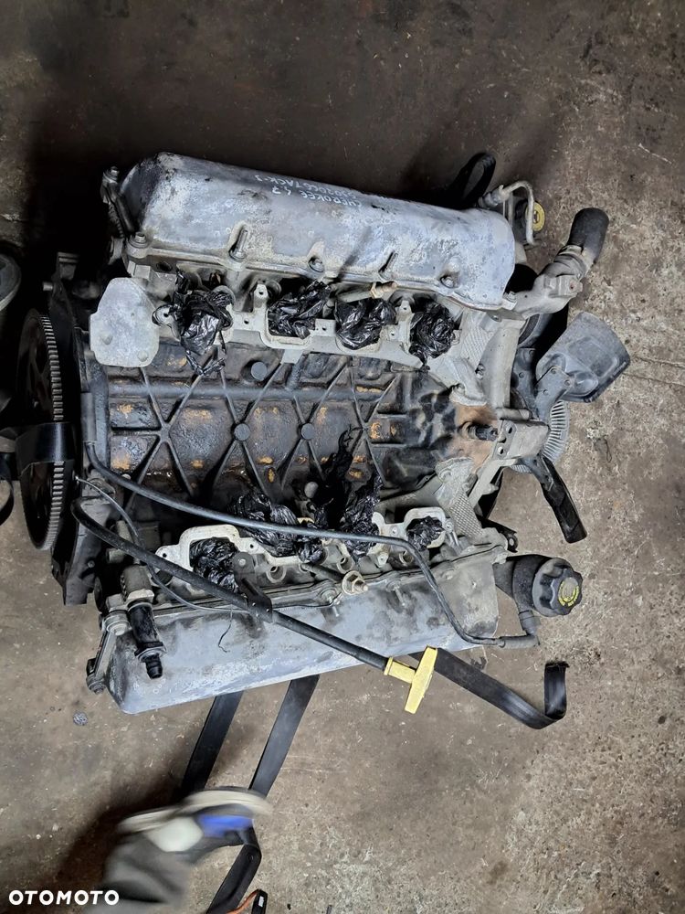 Jeep Grand Cherokee 4.7 V8 Benzyna Silnik Słupek 2004r