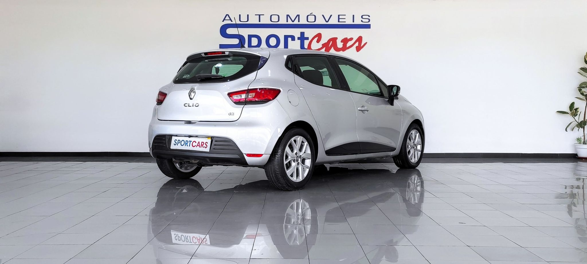 Renault Clio 1.5 dCi Dynamique S - 12