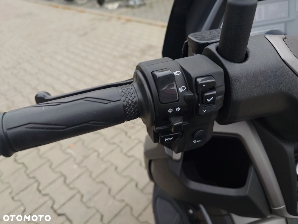 Yamaha NMAX - 21