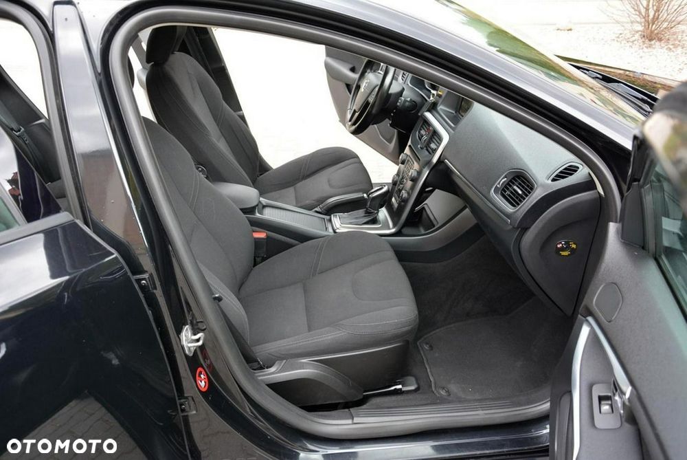 Volvo V40 D3 Geartronic Momentum - 18