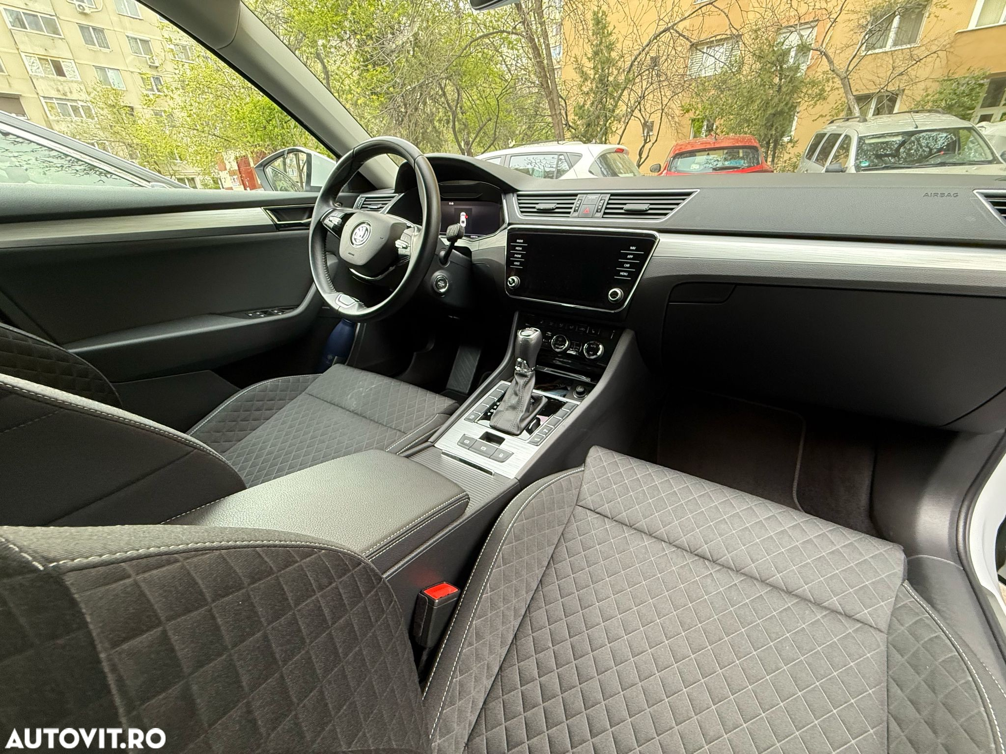 Skoda Superb 2.0 TDI DSG Ambition - 7