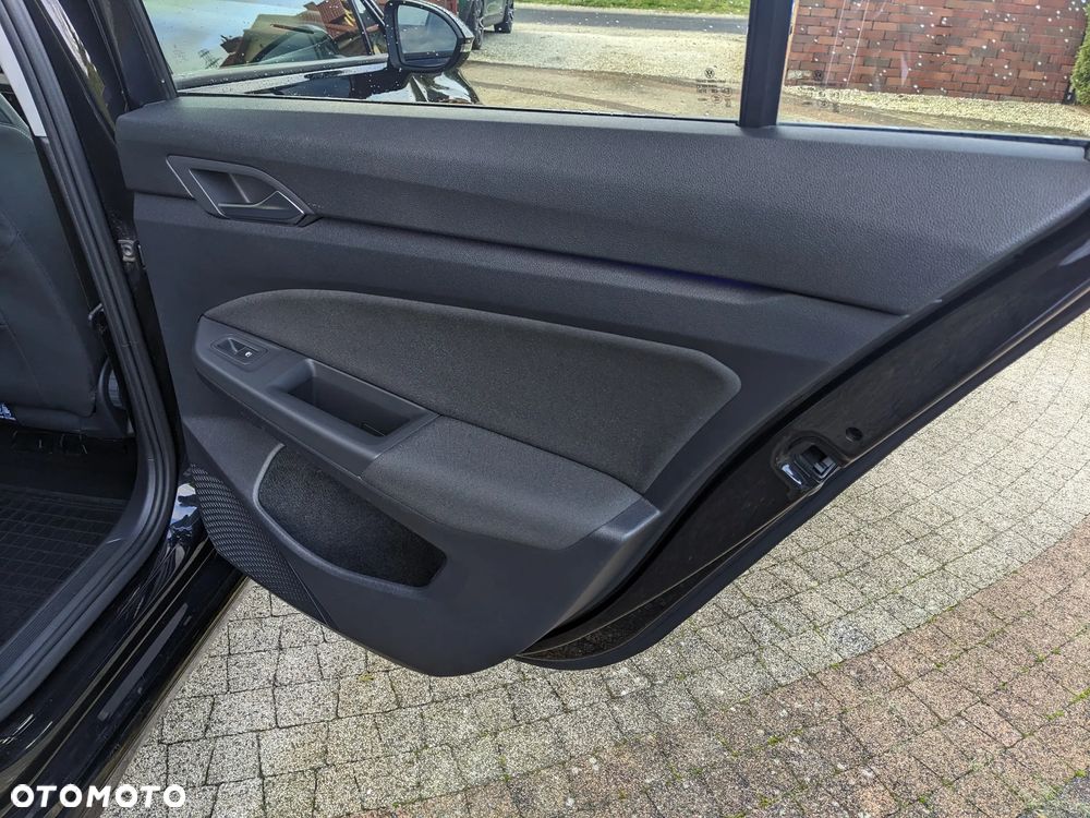 Volkswagen Golf Variant - 30