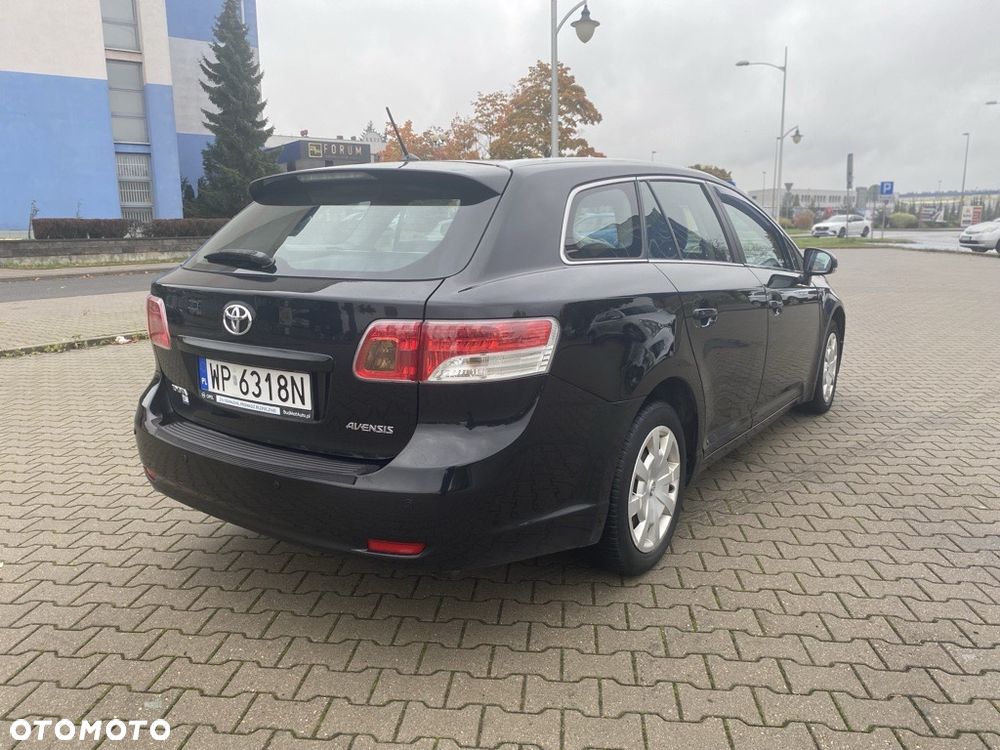 Toyota Avensis 2.0 D-4D Premium - 4