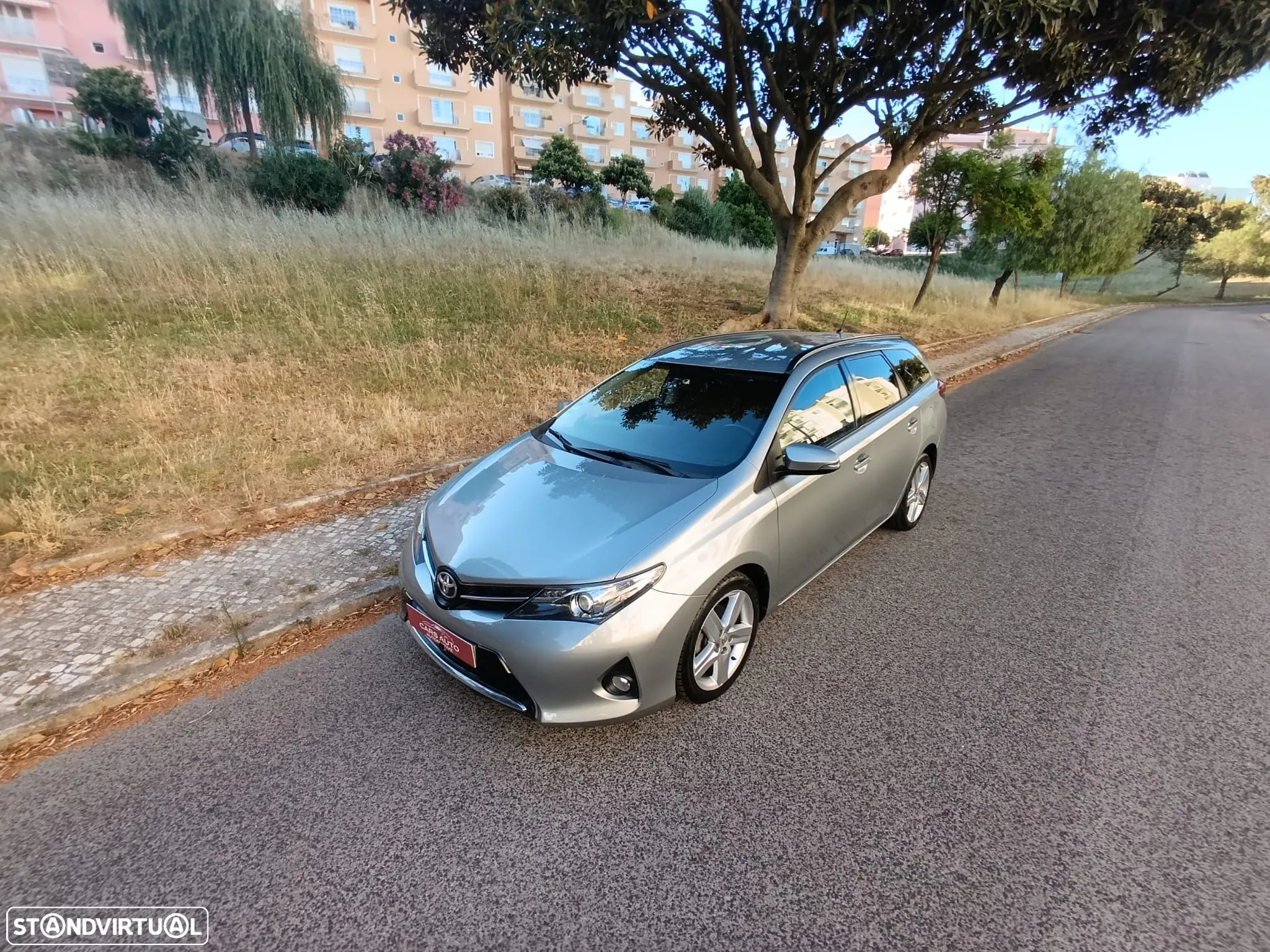 Toyota Auris Touring Sports 1.4 D-4D Com+P.Sport +Navi - 27
