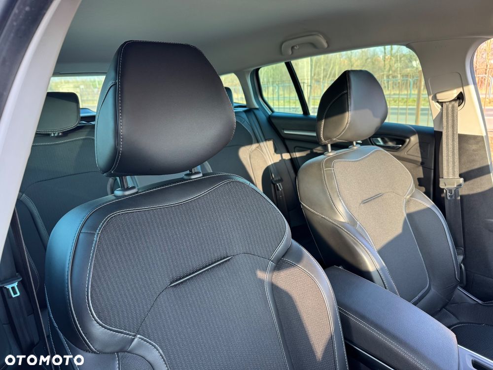 Renault Megane 1.3 TCe FAP Techno EDC - 6