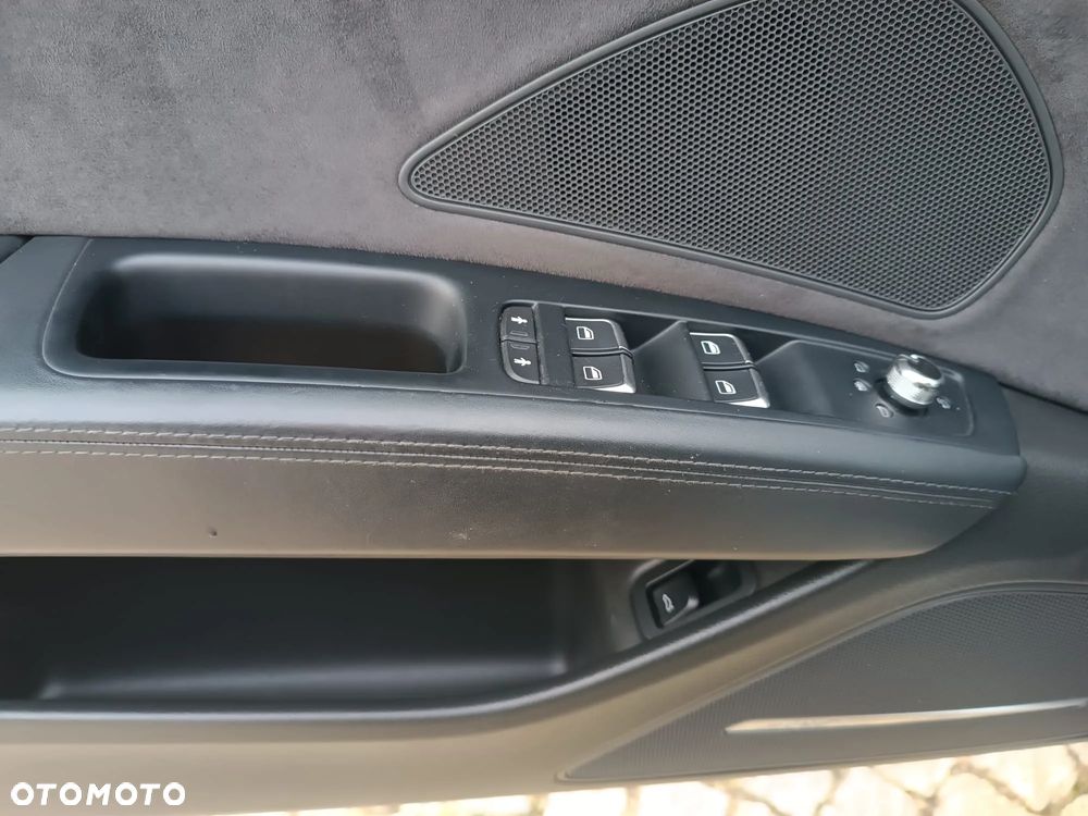 Audi A8 4.2 FSI L Quattro - 10