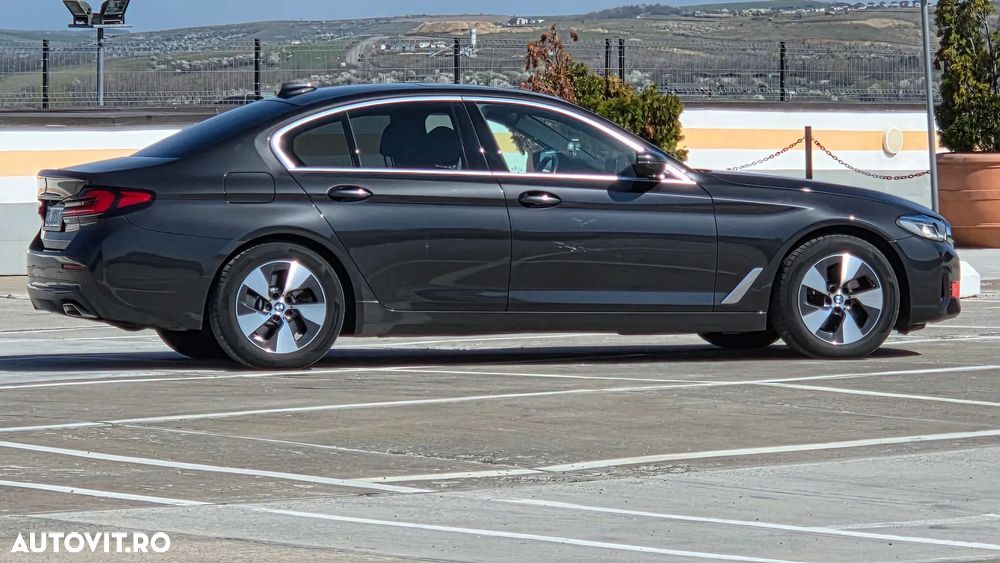 BMW Seria 5 520d AT MHEV - 39