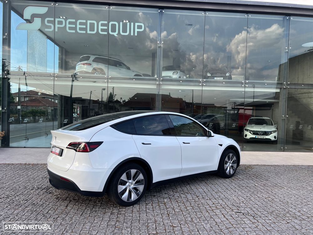 Tesla Model Y Standard RWD - 8