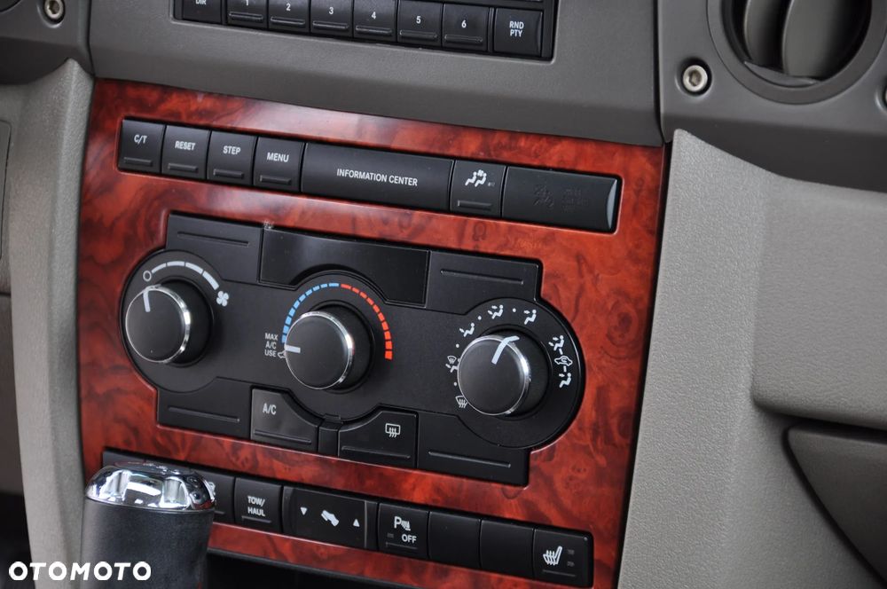 Jeep Commander - 31