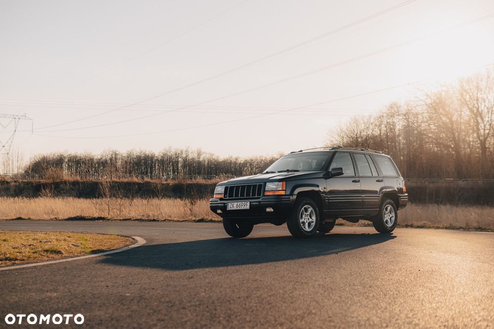Jeep Grand Cherokee - 33