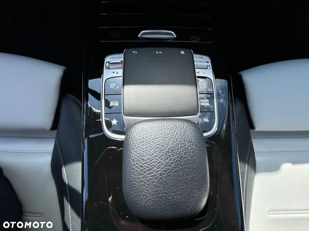 Mercedes-Benz CLA 200 7G-DCT Edition AMG Line - 26