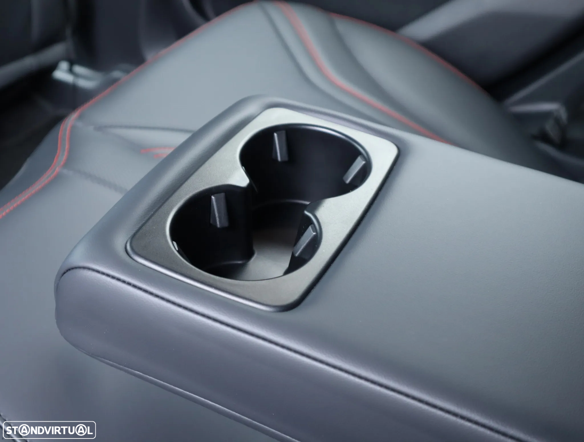 Ford Mustang Mach-E 75.7 kWh Premium AWD - 26