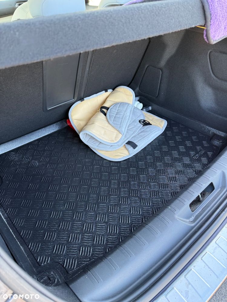 Peugeot 308 1.6 e-HDi Allure S&S - 8