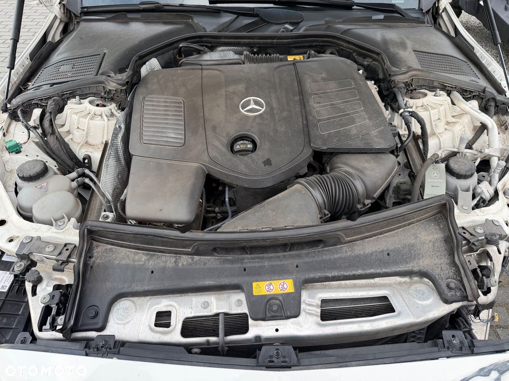 Mercedes-Benz Klasa C 300 4Matic 9G-TRONIC AMG Line - 20