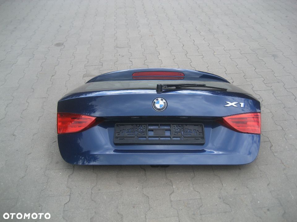 bmw x1 e84  09-12r klapa pokrywa bagażnika lampy  tiefseeblau a76