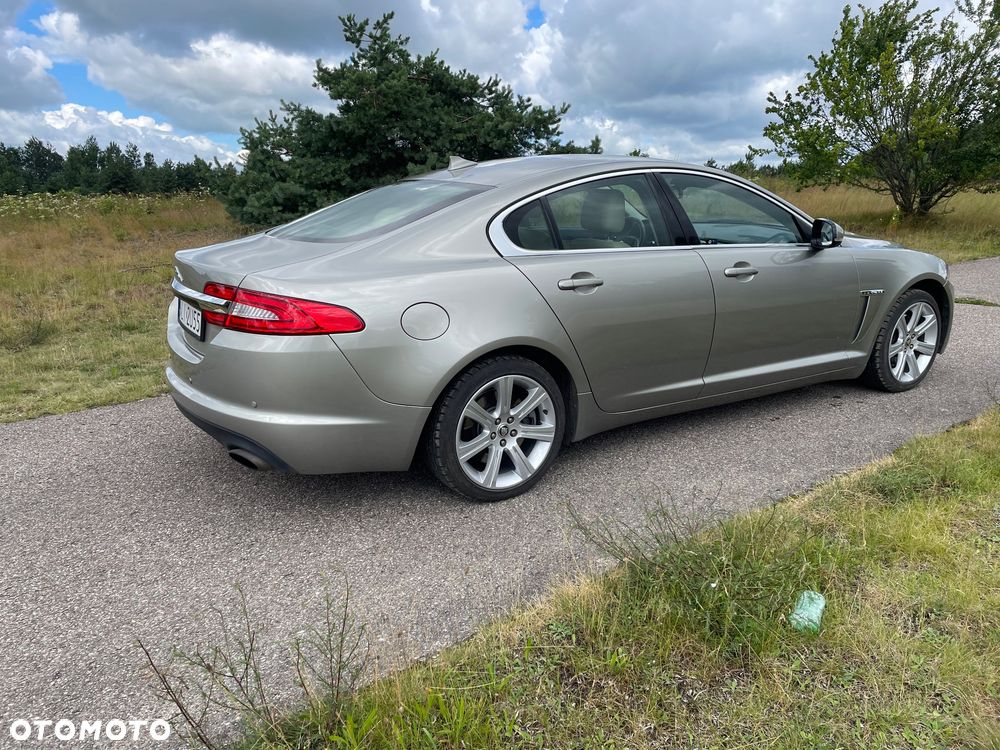 Jaguar XF 2.0 T Luxury - 3