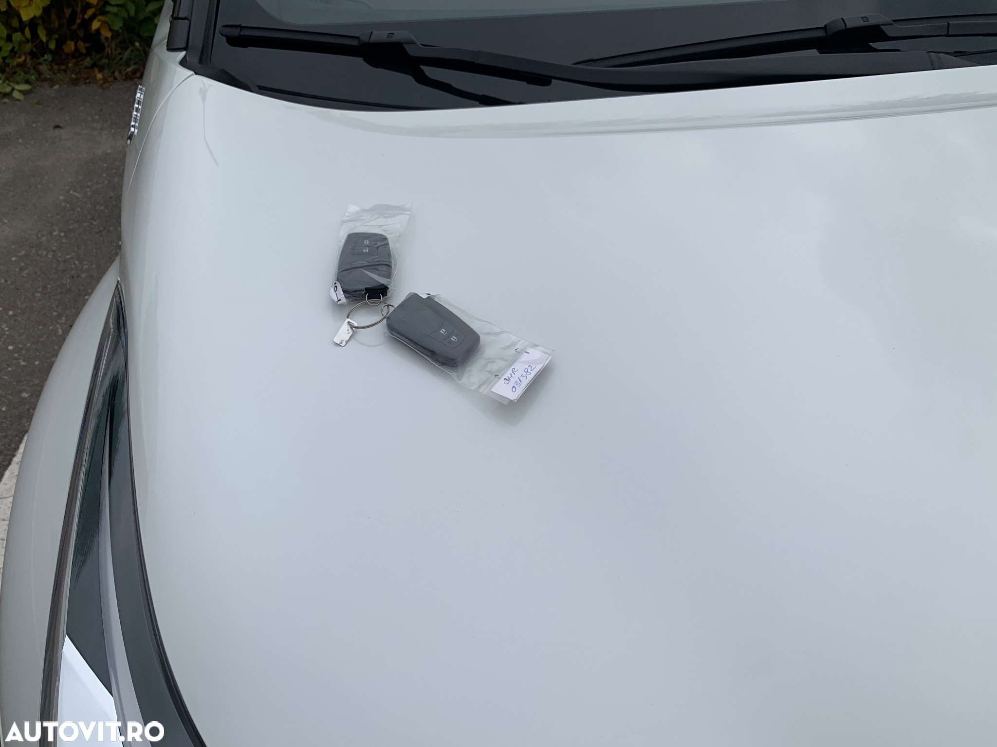 Toyota C-HR 2.0 HSD 184 CP 4x2 CVT C-lassy bi-tone - 14