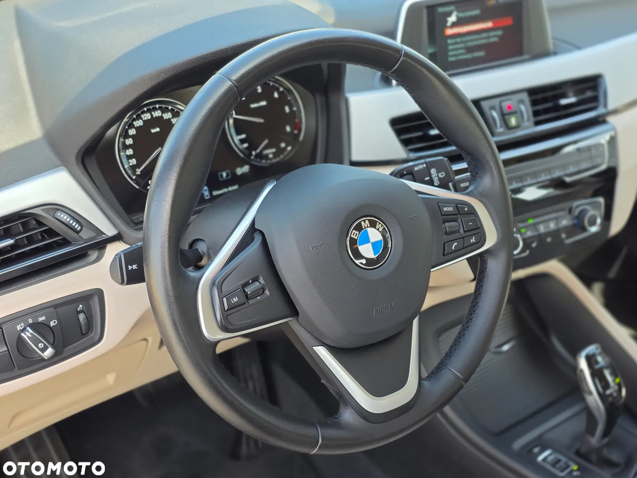 BMW X1 sDrive16d Sport Line - 24