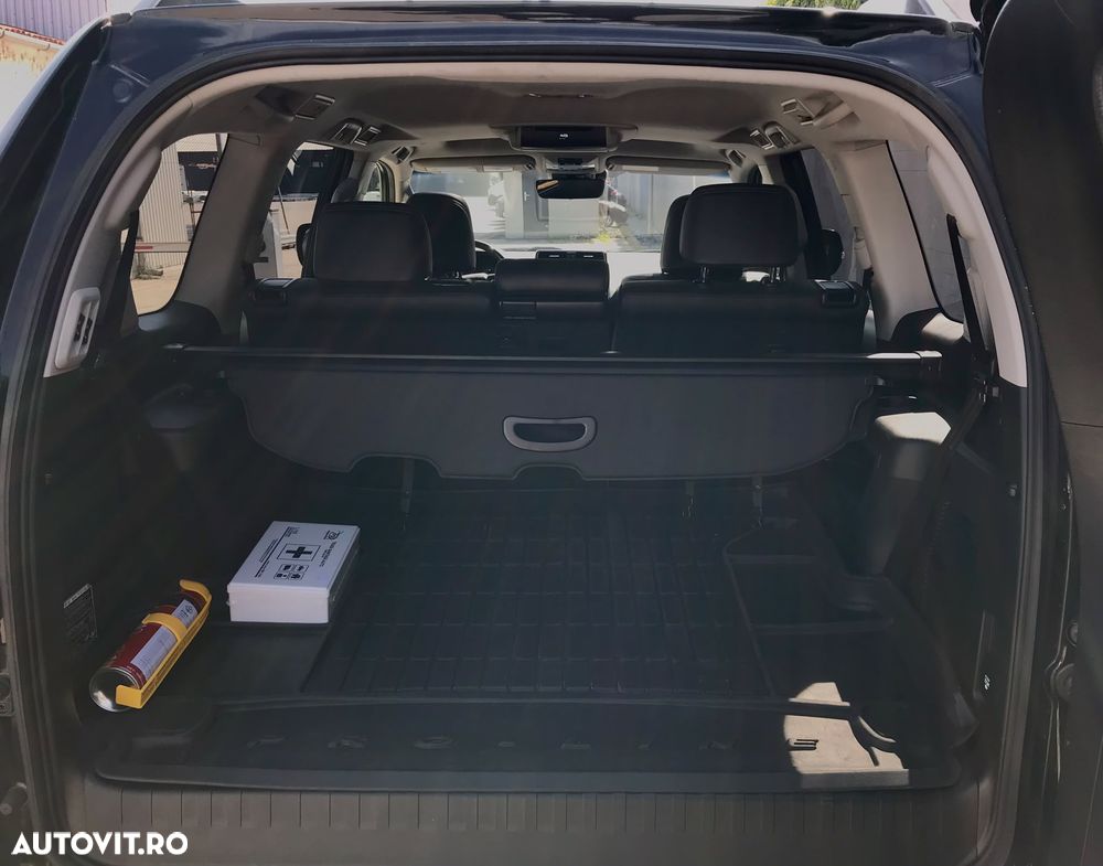 Toyota Land Cruiser - 20