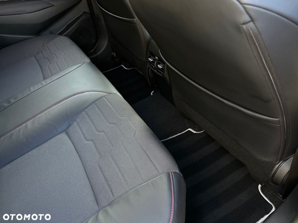Toyota Corolla 1.8 Hybrid Selection - 30