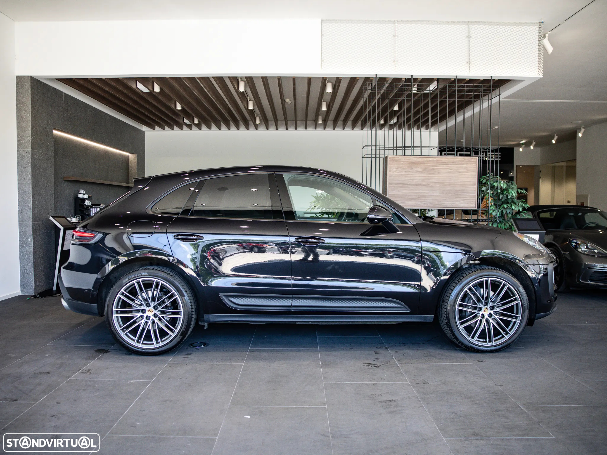 Porsche Macan Standard - 2