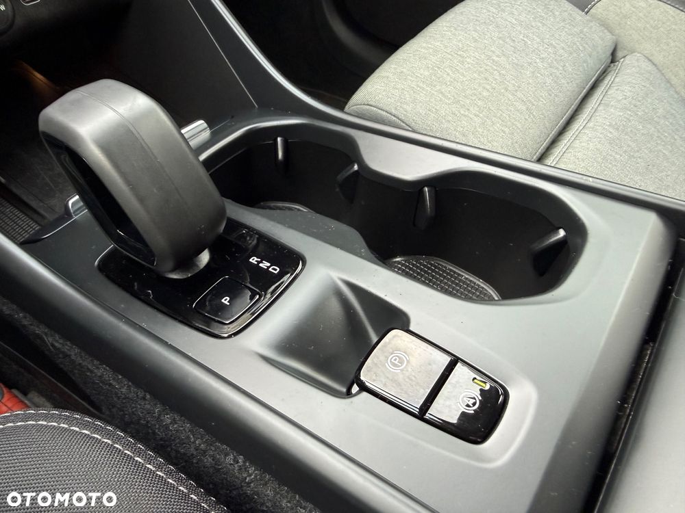 Volvo XC 40 B3 B DKG Plus Bright - 27