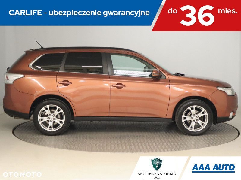 Mitsubishi Outlander - 8