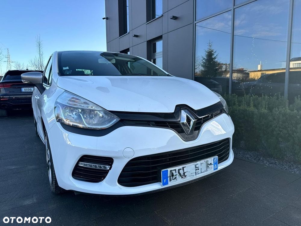 Renault Clio - 10