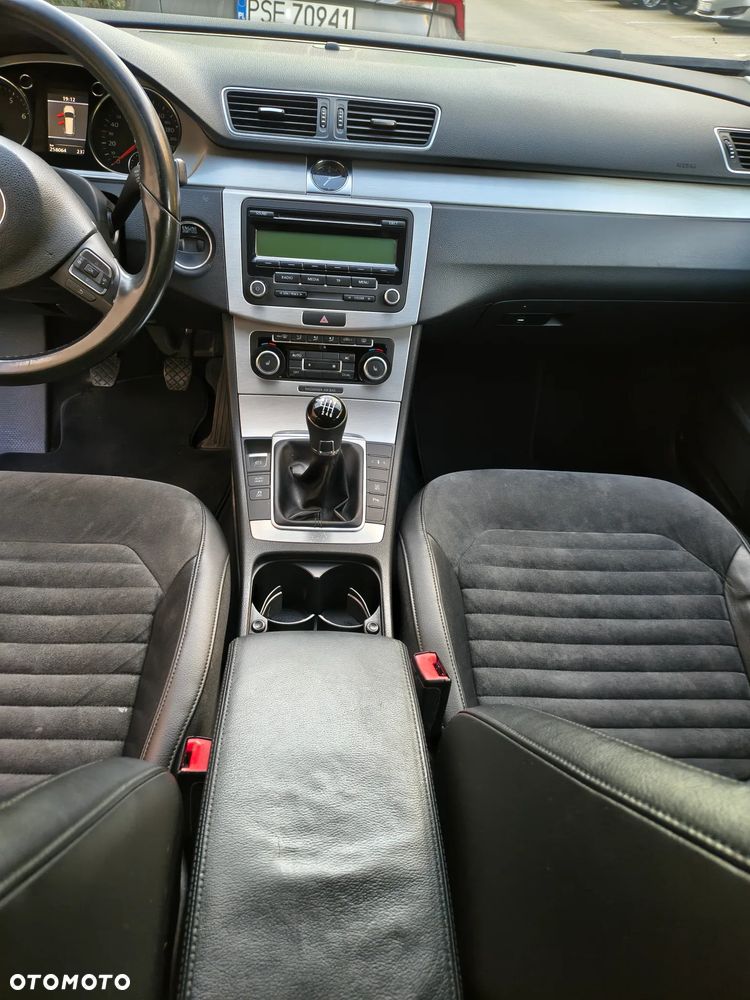 Volkswagen Passat 2.0 TSI Highline - 15