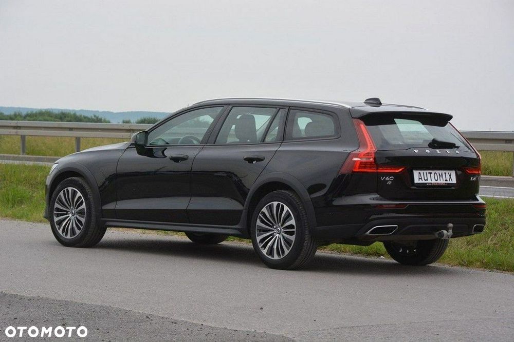 Volvo V60 Cross Country D4 AWD Geartronic - 4