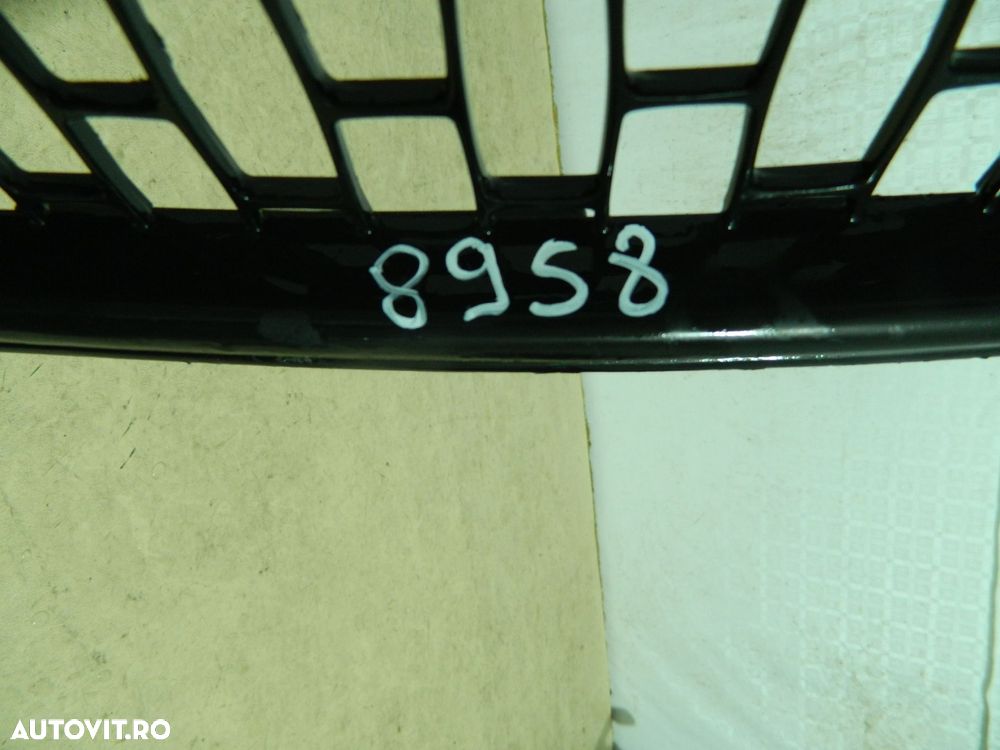 Grila inferioara dintre proiectoare Lancia Ypsilon, 2006, 2007, 2008, 2009, 2010, 2011, 2012,, 734431082 - 3