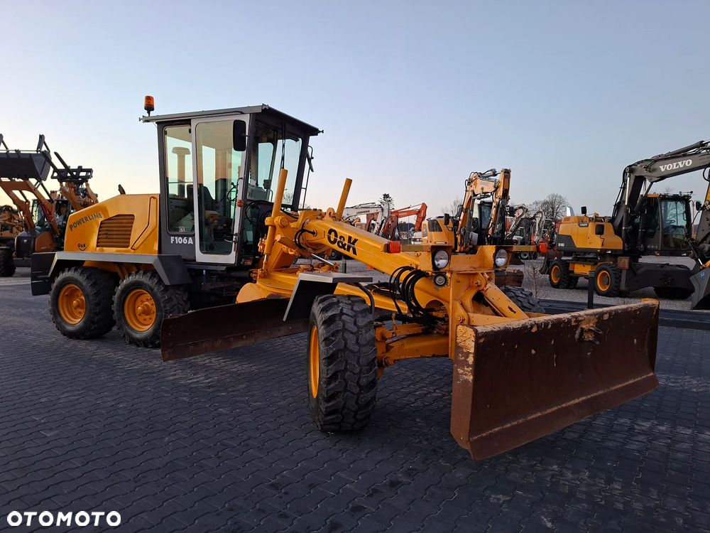 O&K F106A Równiarka Drogowa / New Holland / - 10