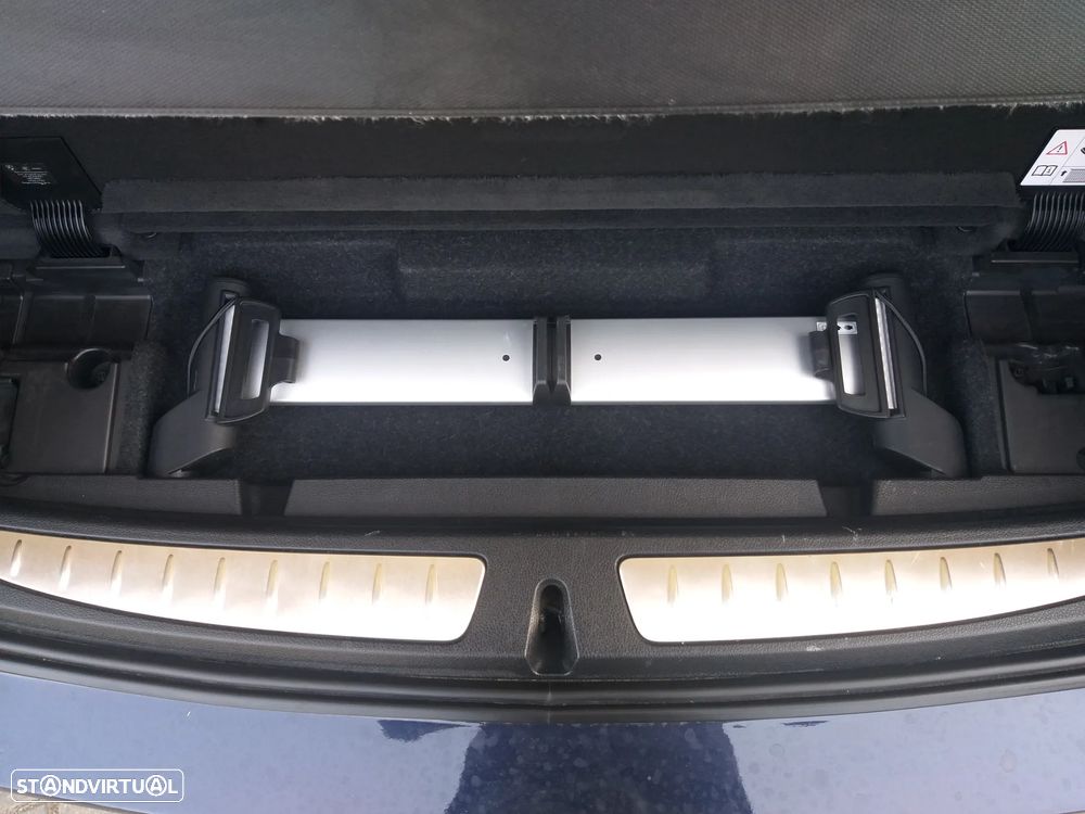 BMW 320 d Touring Advantage Auto - 32