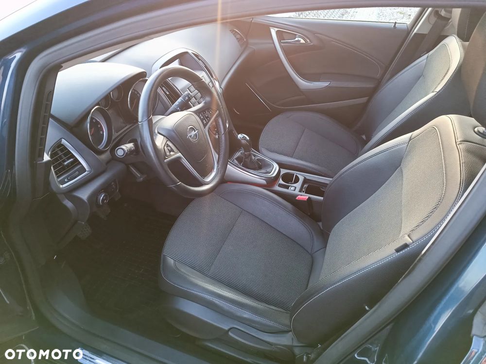 Opel Astra 1.4 Turbo Cosmo - 10