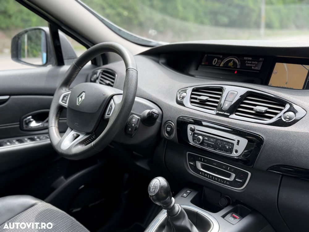 Renault Grand Scenic - 11
