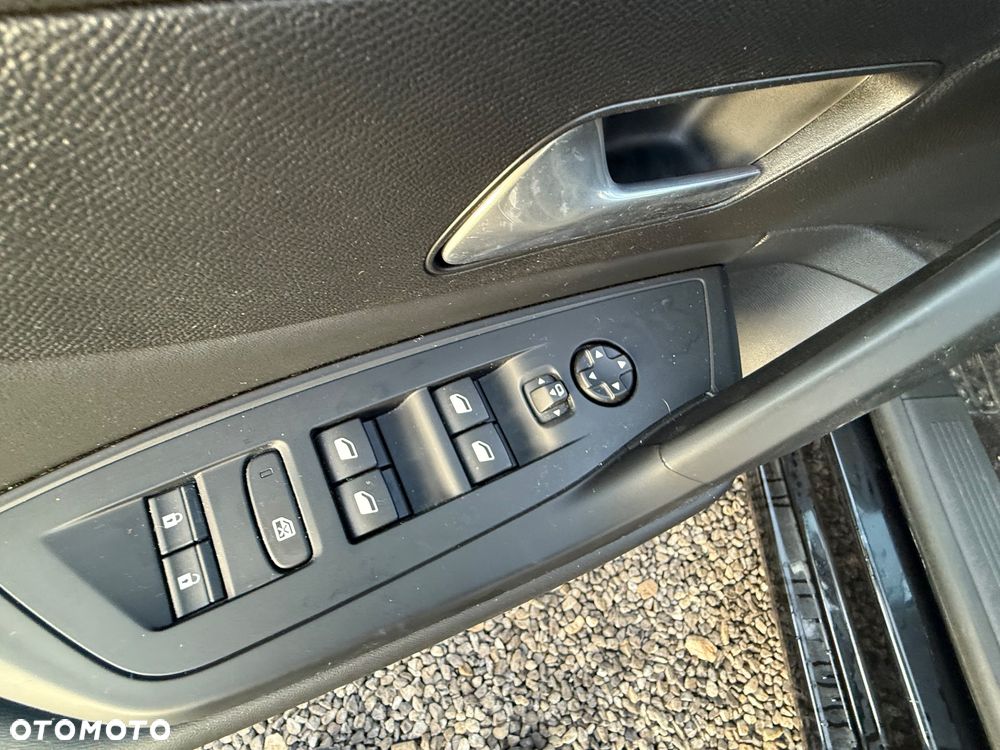 Peugeot 308 PureTech 130 EAT8 Allure - 19