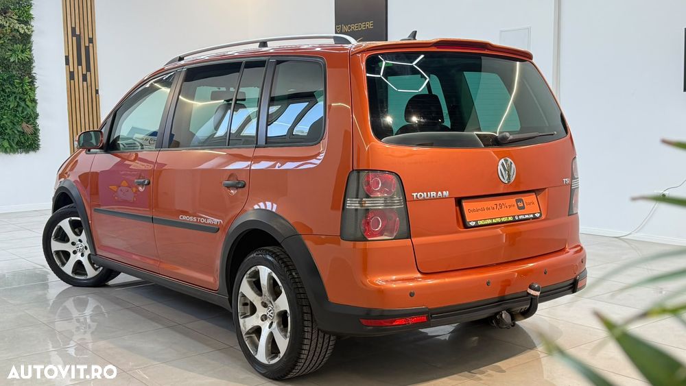 Volkswagen Touran 1.4 TSI Cross - 8