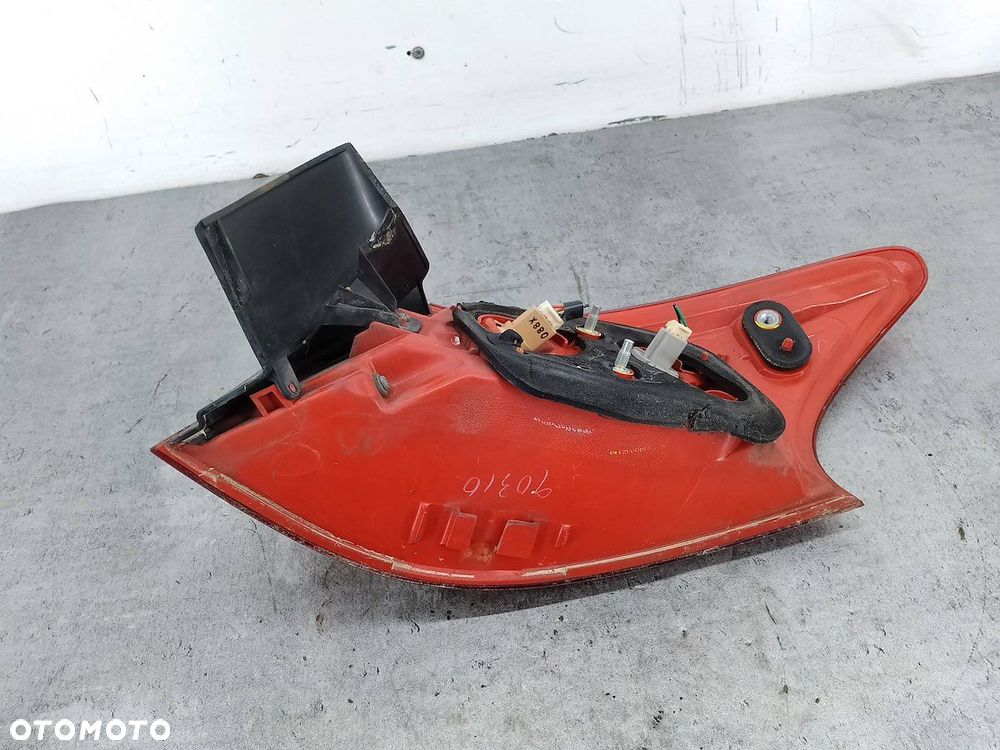 LAMPA TYLNA LEWA MITSUBISHI LANCER IX ( 07-16 ) 220-87977 HATCHBACK - 2